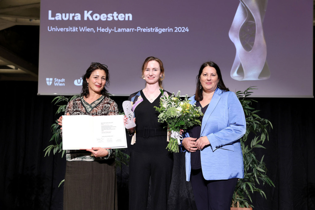 Kultur- und Wissenschaftsstadträtin Veronica Kaup-Hasler, Laura Koesten, Vizebürgermeisterin Kathrin Gaál